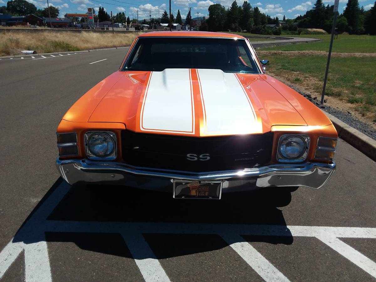 Chevrolet-chevelle-malibu-1971-orange-2