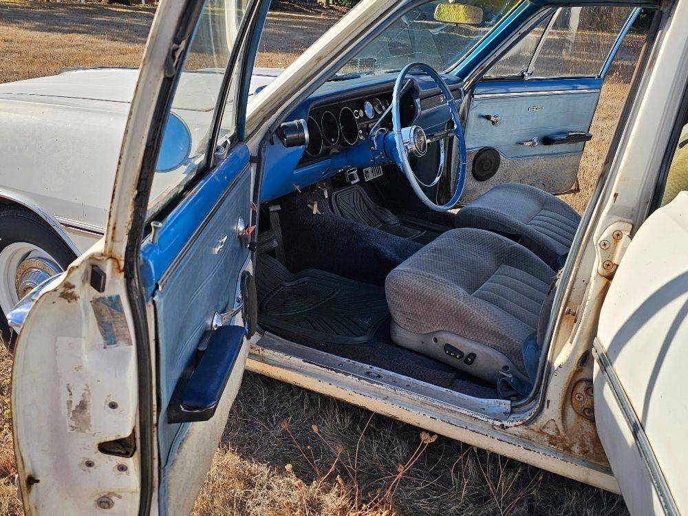 Chevrolet-chevelle-wagon-1965-white-13