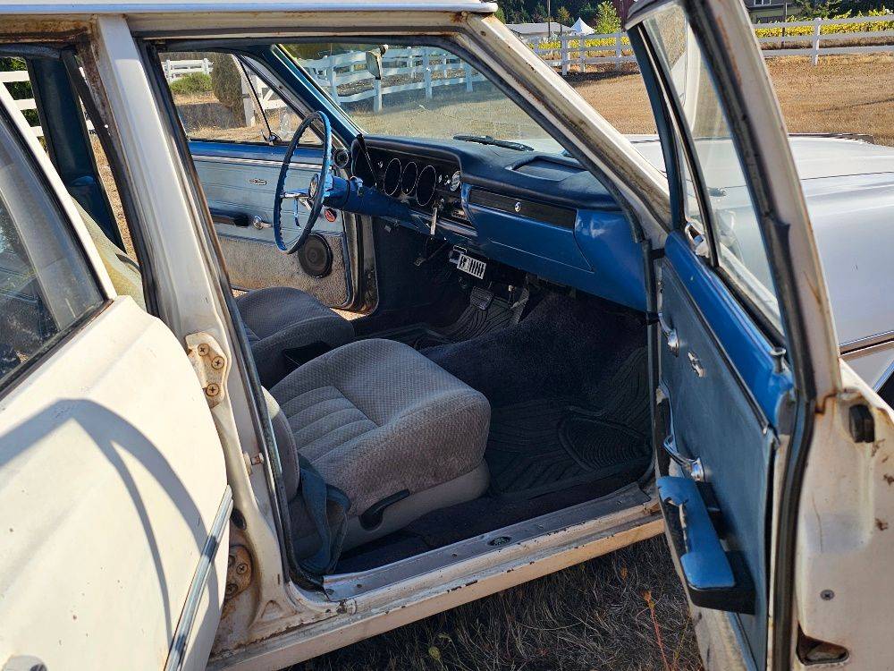 Chevrolet-chevelle-wagon-1965-white-15