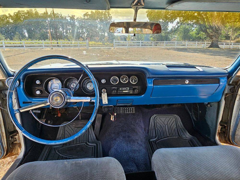 Chevrolet-chevelle-wagon-1965-white-17