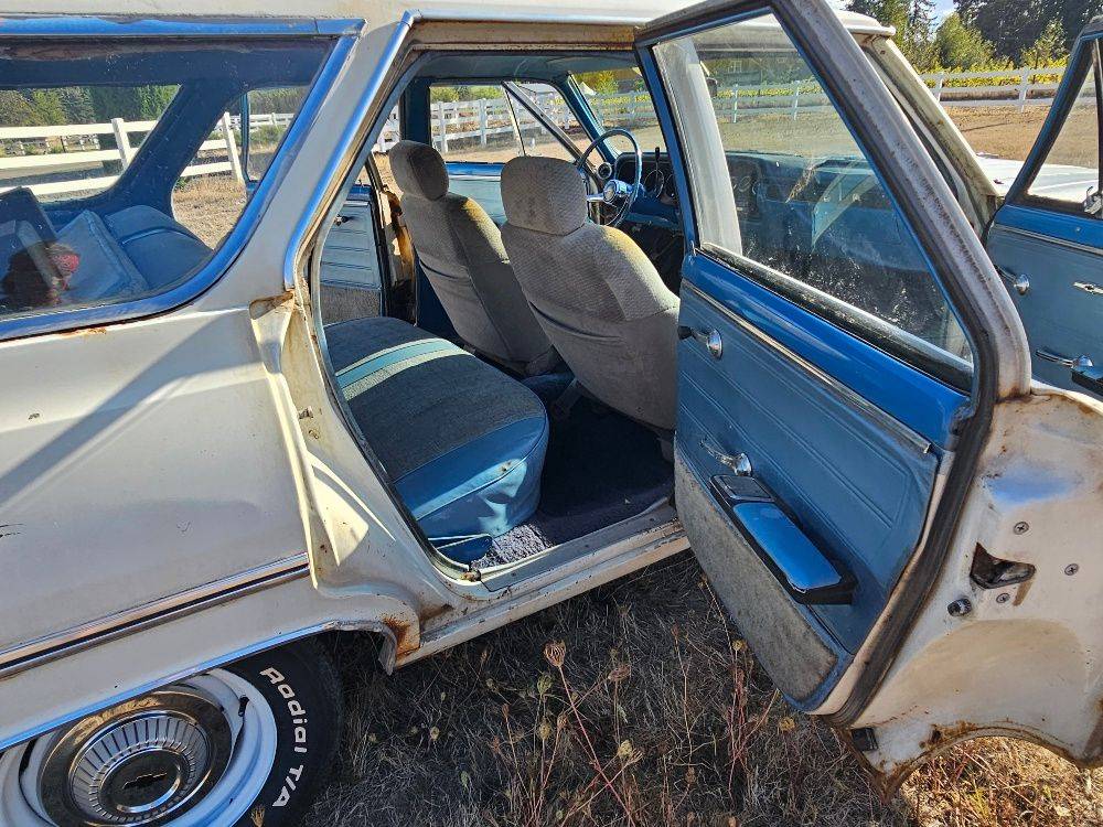 Chevrolet-chevelle-wagon-1965-white-21