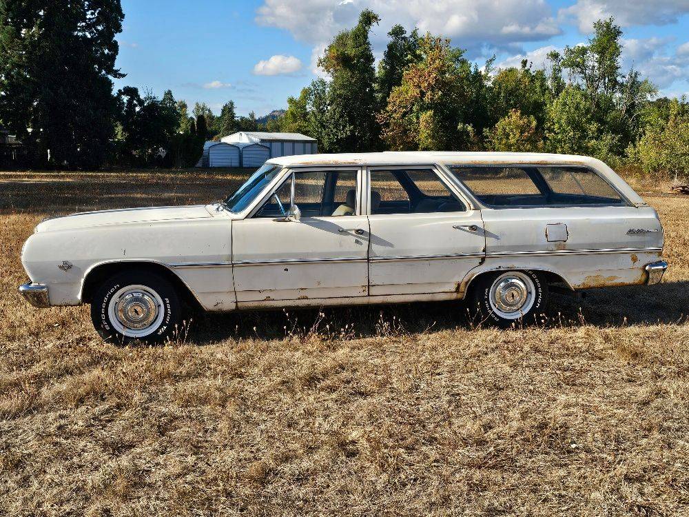 Chevrolet-chevelle-wagon-1965-white-6