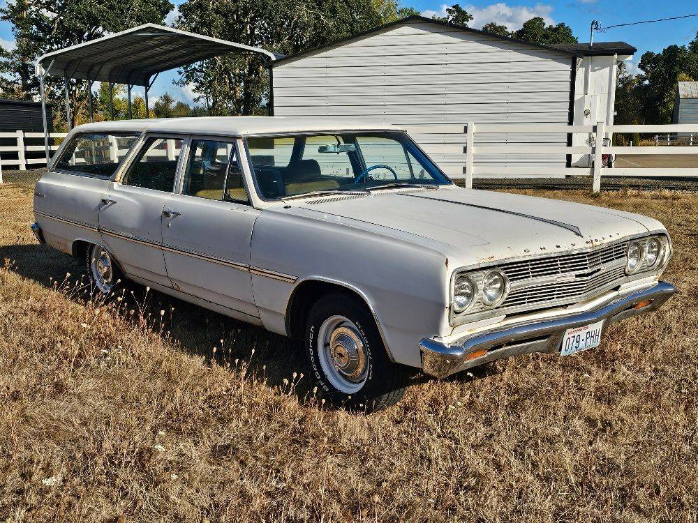 Chevrolet-chevelle-wagon-1965-white-8