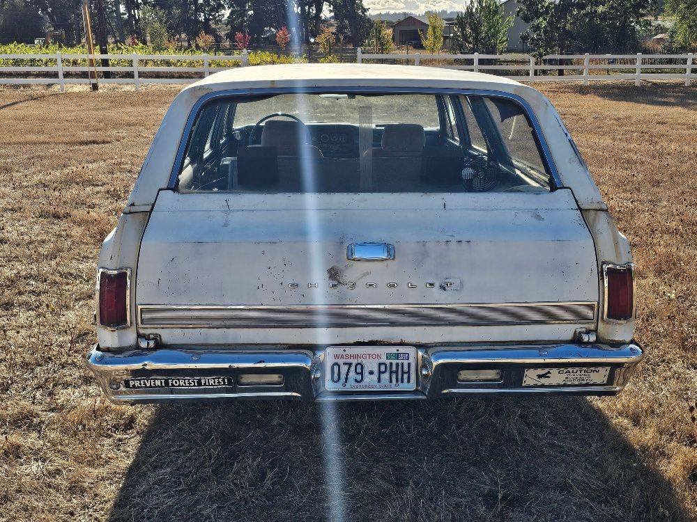 Chevrolet-chevelle-wagon-1965-white-9