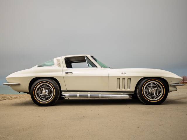 Chevrolet-chevy-corevette-stingray-1965-custom-3