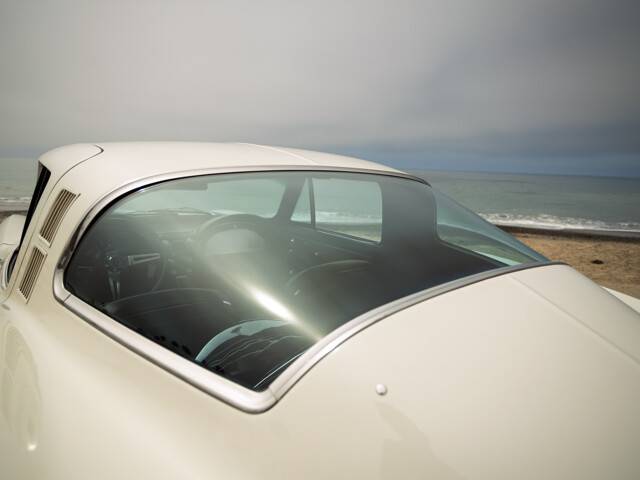 Chevrolet-chevy-corevette-stingray-1965-custom-42