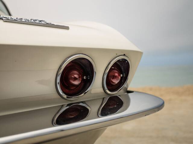 Chevrolet-chevy-corevette-stingray-1965-custom-45