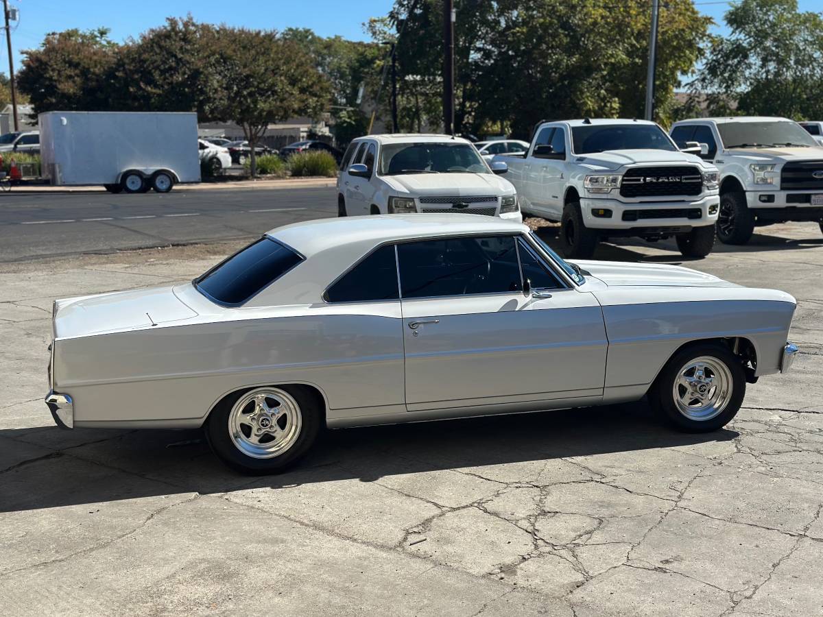 Chevrolet-chevy-ii-nova-1966-custom-10