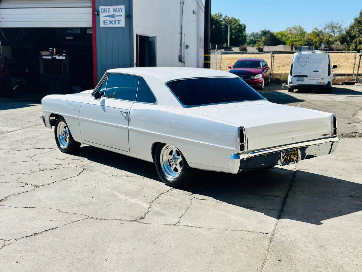 Chevrolet-chevy-ii-nova-1966-custom-22
