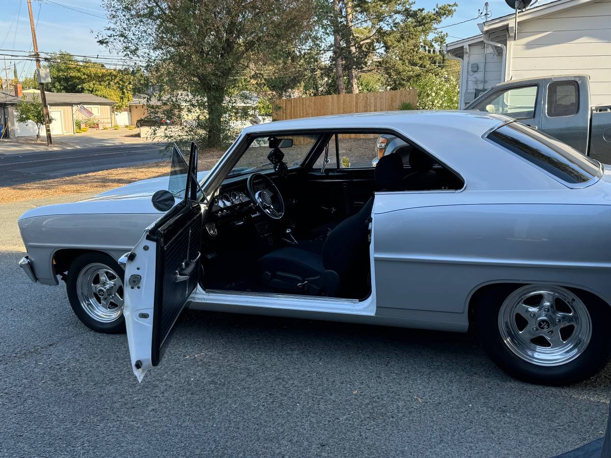 Chevrolet-chevy-ii-nova-1966-custom-5