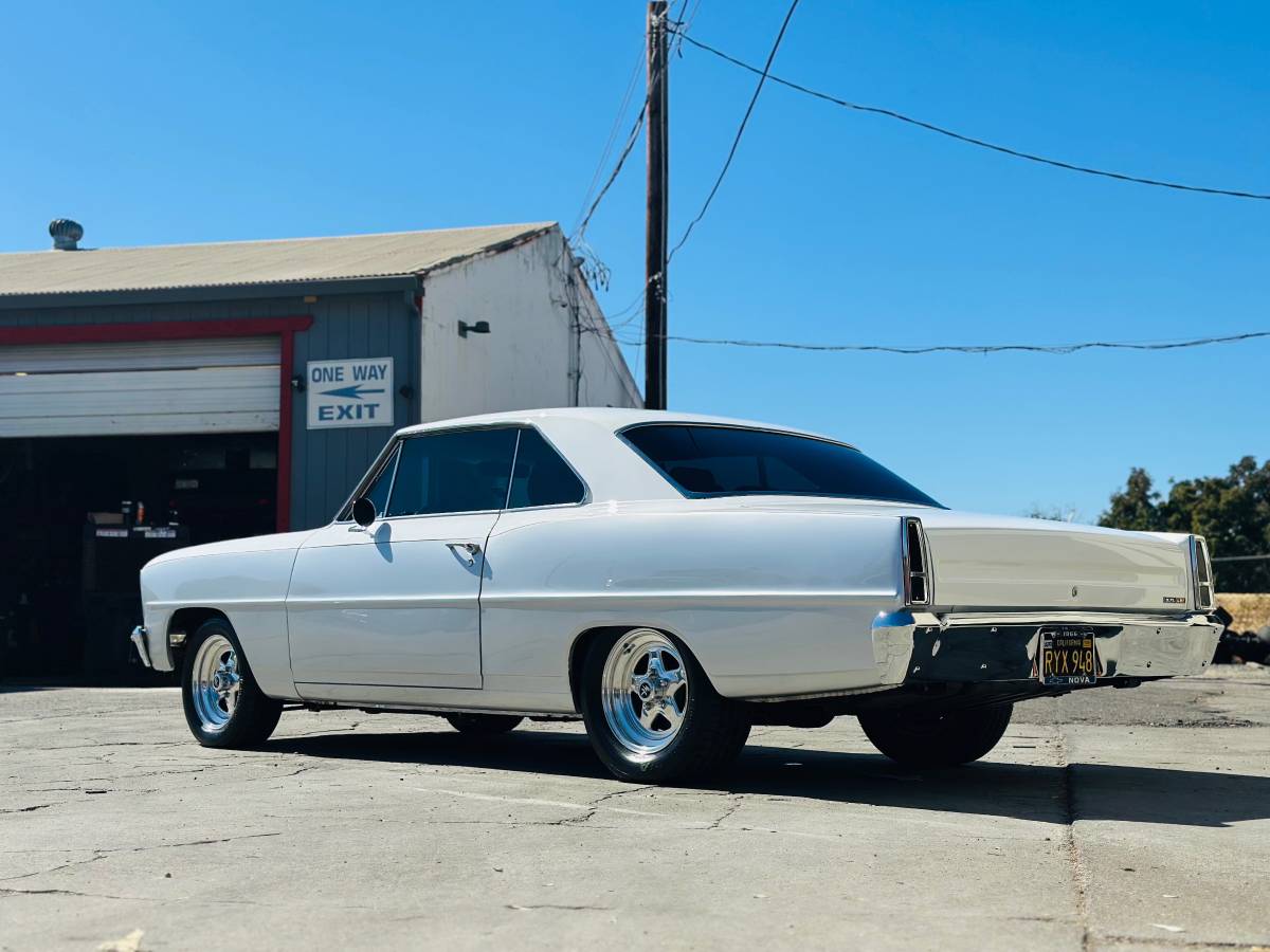 Chevrolet-chevy-ii-nova-1966-custom-7