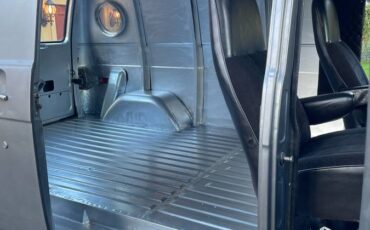 Chevrolet-chevyvan10-g10-1975-silver-10