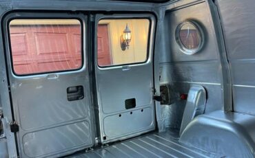 Chevrolet-chevyvan10-g10-1975-silver-11