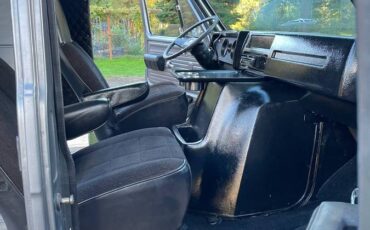 Chevrolet-chevyvan10-g10-1975-silver-17