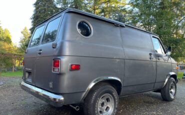 Chevrolet-chevyvan10-g10-1975-silver-3