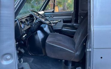 Chevrolet-chevyvan10-g10-1975-silver-5
