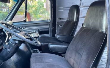 Chevrolet-chevyvan10-g10-1975-silver-7