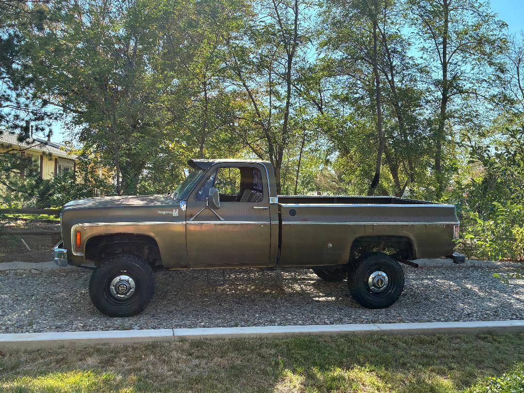 Chevrolet-cheyenne-1975-2