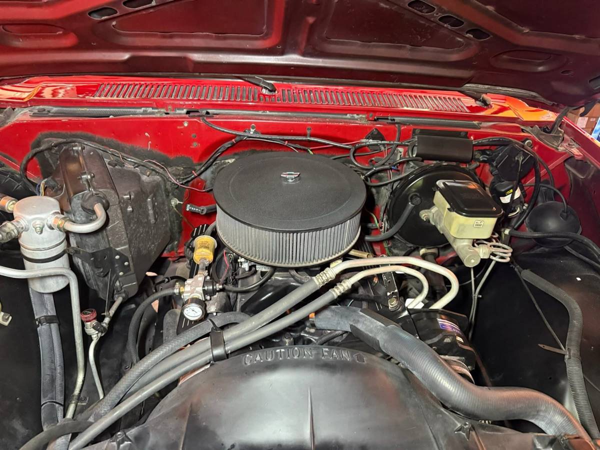 Chevrolet-ck-10-1986-red-13