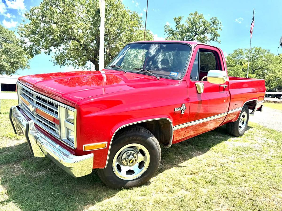 Chevrolet-ck-10-1986-red-2