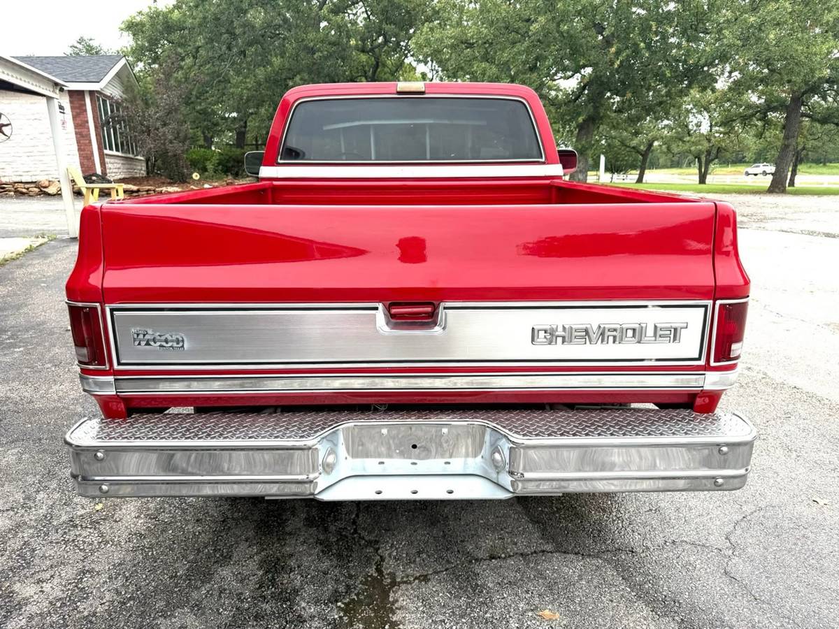 Chevrolet-ck-10-1986-red-8