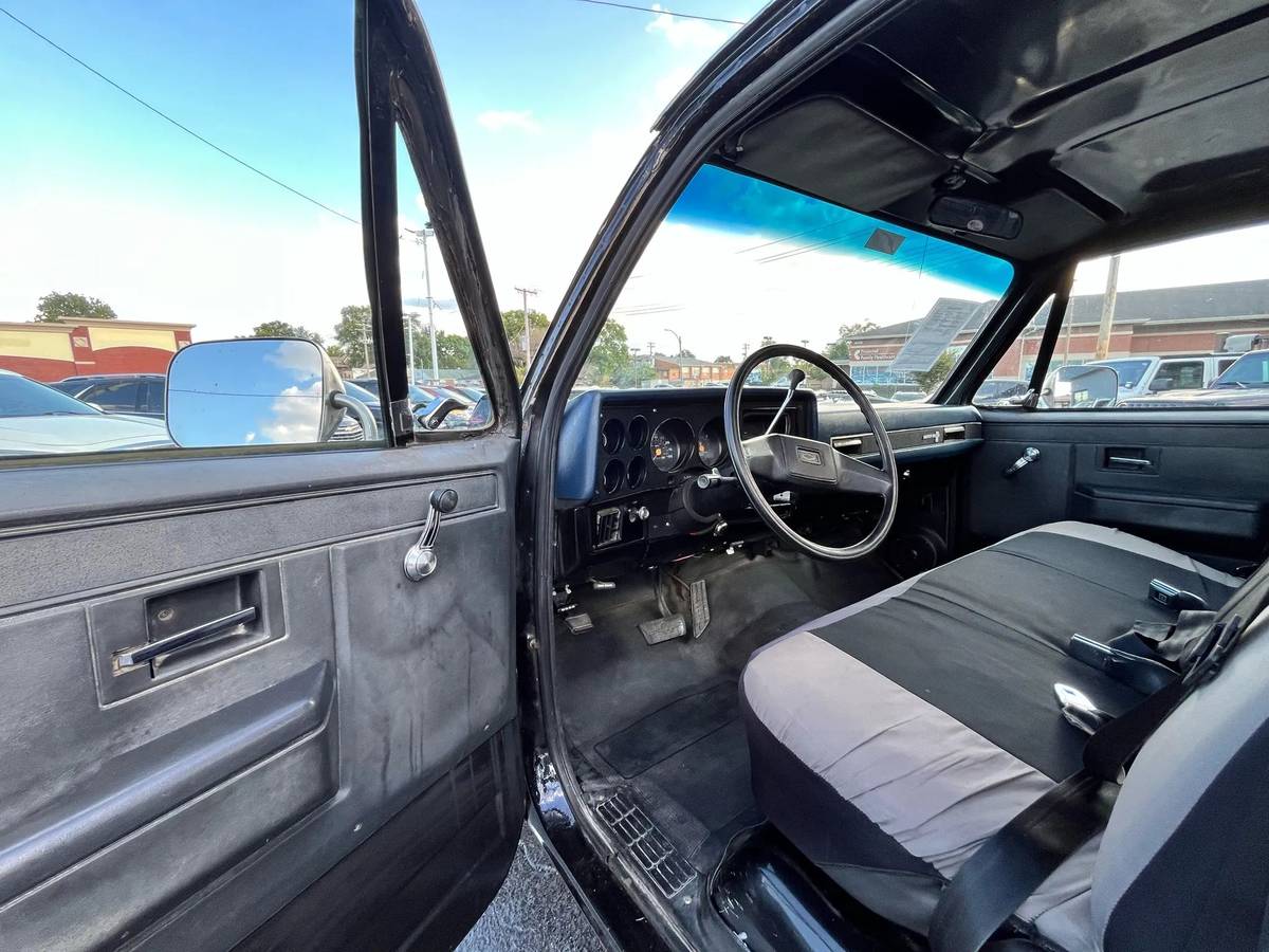Chevrolet-ck-pickup-12-ton-nominal-1986-black-5