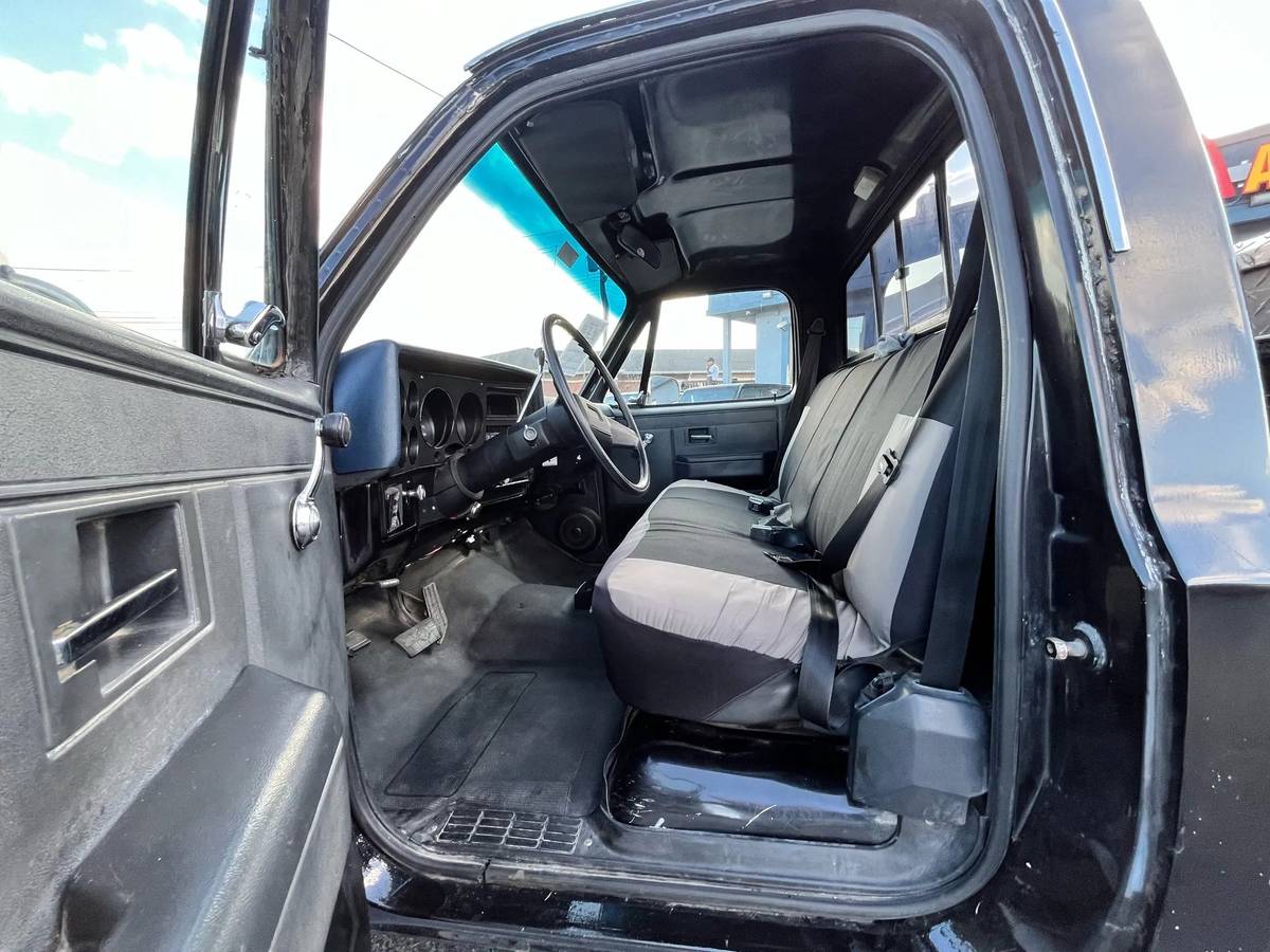 Chevrolet-ck-pickup-12-ton-nominal-1986-black-6