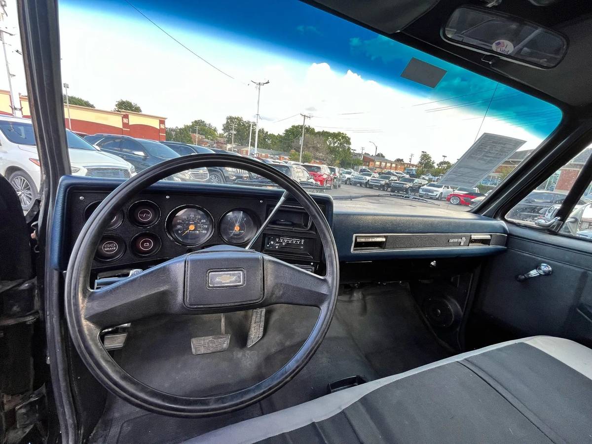 Chevrolet-ck-pickup-12-ton-nominal-1986-black-7