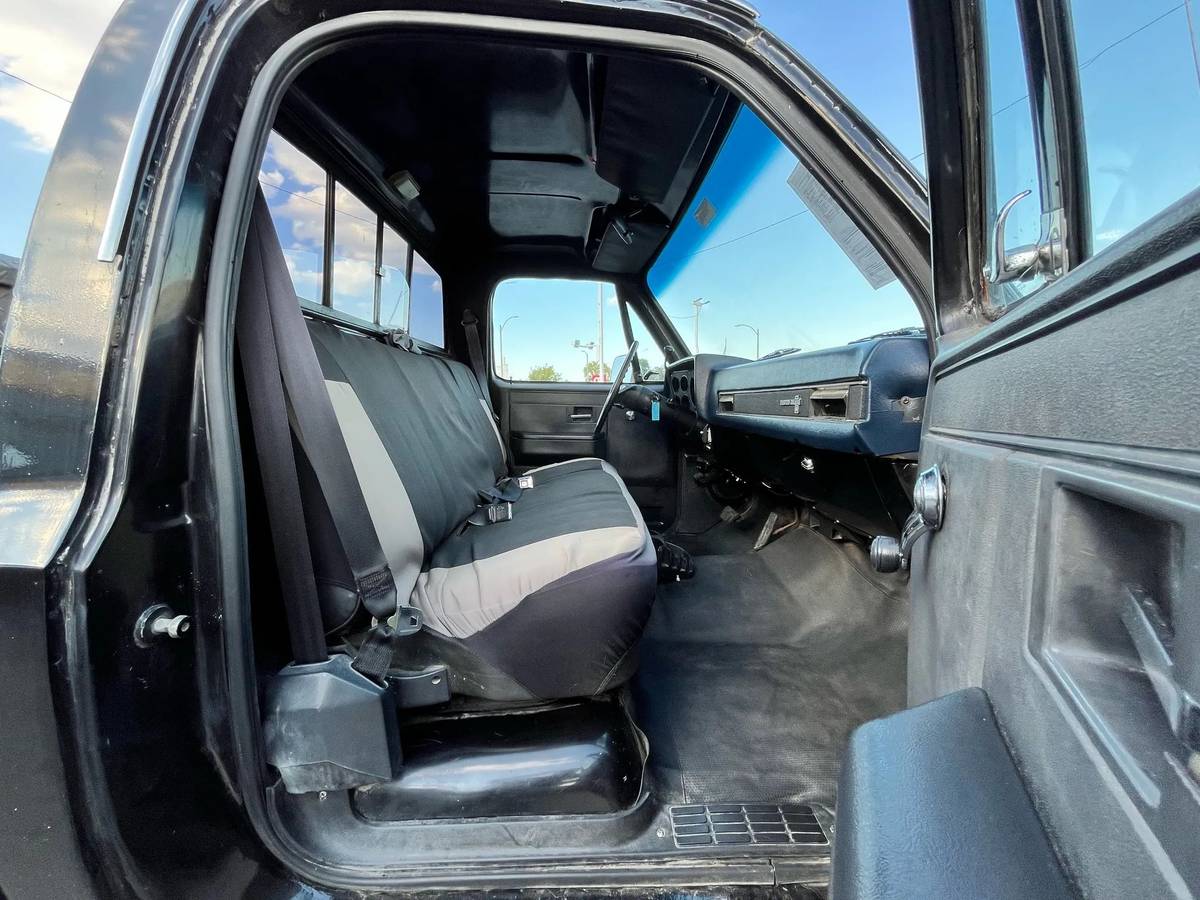 Chevrolet-ck-pickup-12-ton-nominal-1986-black-8