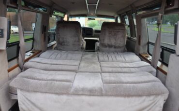 Chevrolet-conversion-van-1996-white-12
