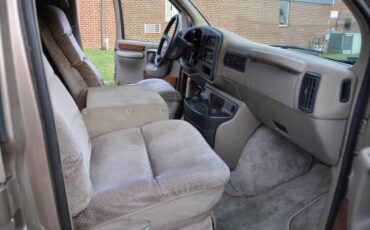 Chevrolet-conversion-van-1996-white-13