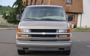 Chevrolet-conversion-van-1996-white-19