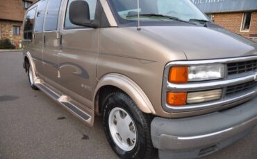 Chevrolet-conversion-van-1996-white-4