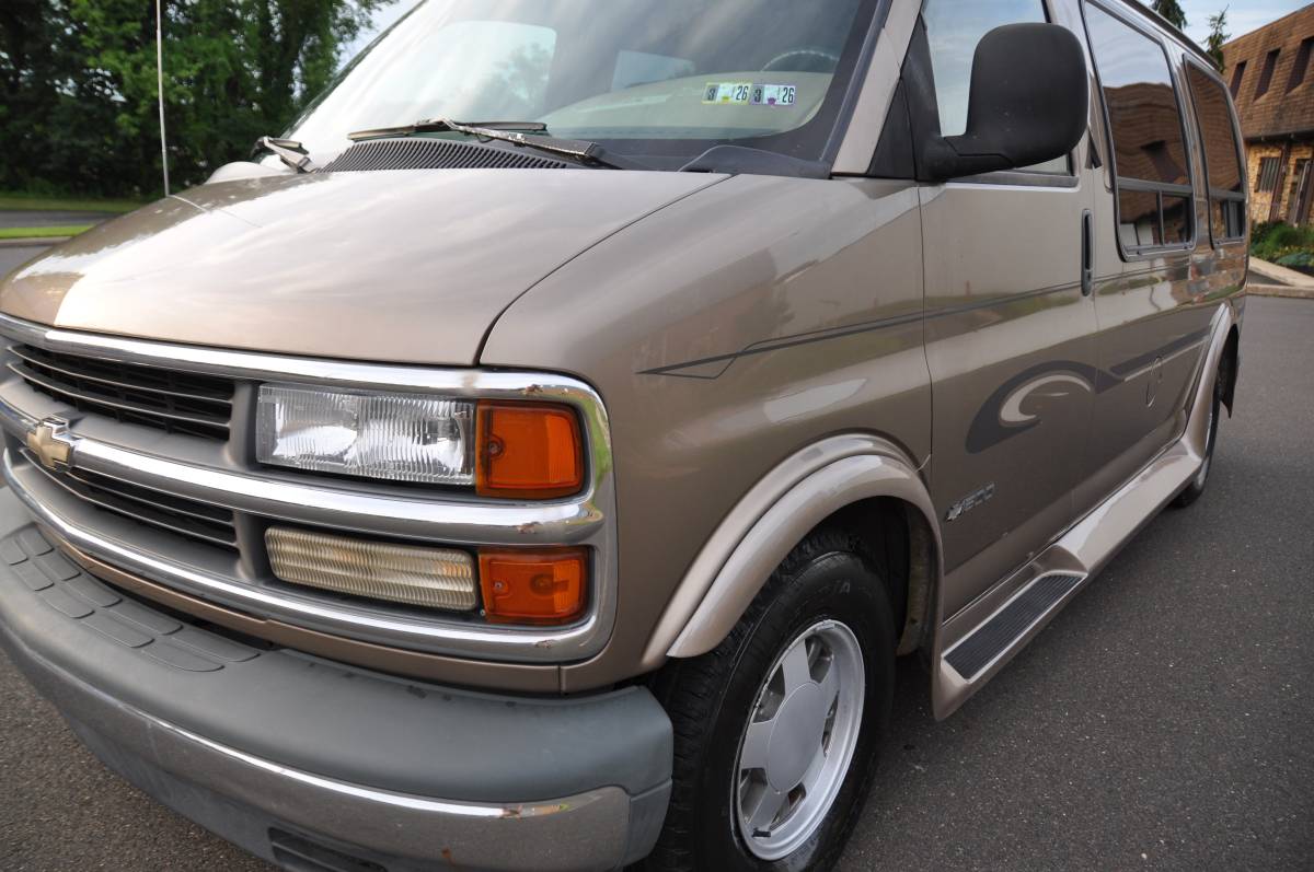 Chevrolet-conversion-van-1996-white