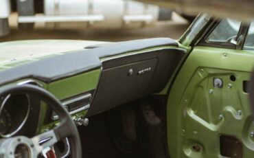 Chevrolet-corvair-1966-white-1