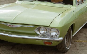 Chevrolet-corvair-1966-white-12