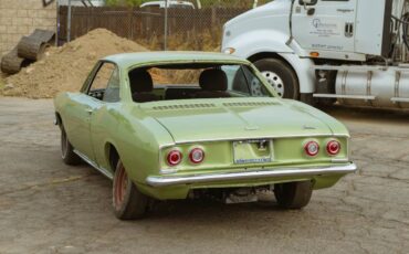Chevrolet-corvair-1966-white-2