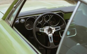 Chevrolet-corvair-1966-white