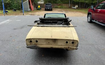 Chevrolet-corvair-convertible-1968-yellow-3