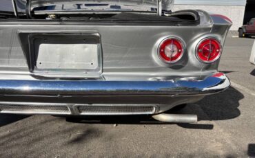 Chevrolet-corvair-monza-1963-silver-3