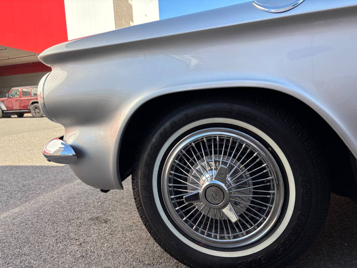 Chevrolet-corvair-monza-1963-silver-6