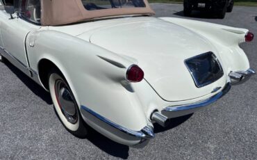 Chevrolet-corvette-1954-white-16