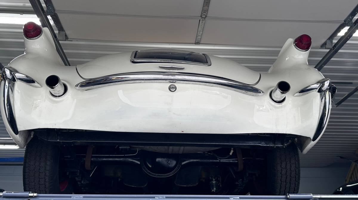 Chevrolet-corvette-1954-white-18