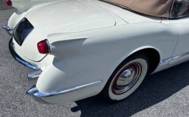 Chevrolet-corvette-1954-white-23