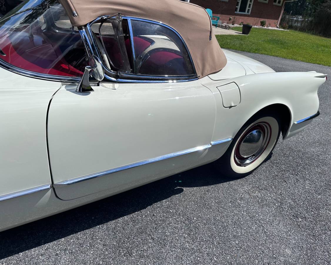 Chevrolet-corvette-1954-white-3