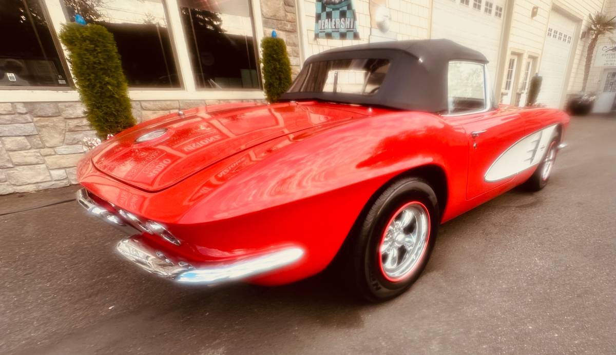 Chevrolet-corvette-1961-32