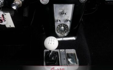 Chevrolet-corvette-1961-9