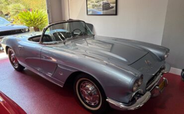 Chevrolet-corvette-1962-blue