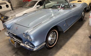 Chevrolet-corvette-1962-blue-7
