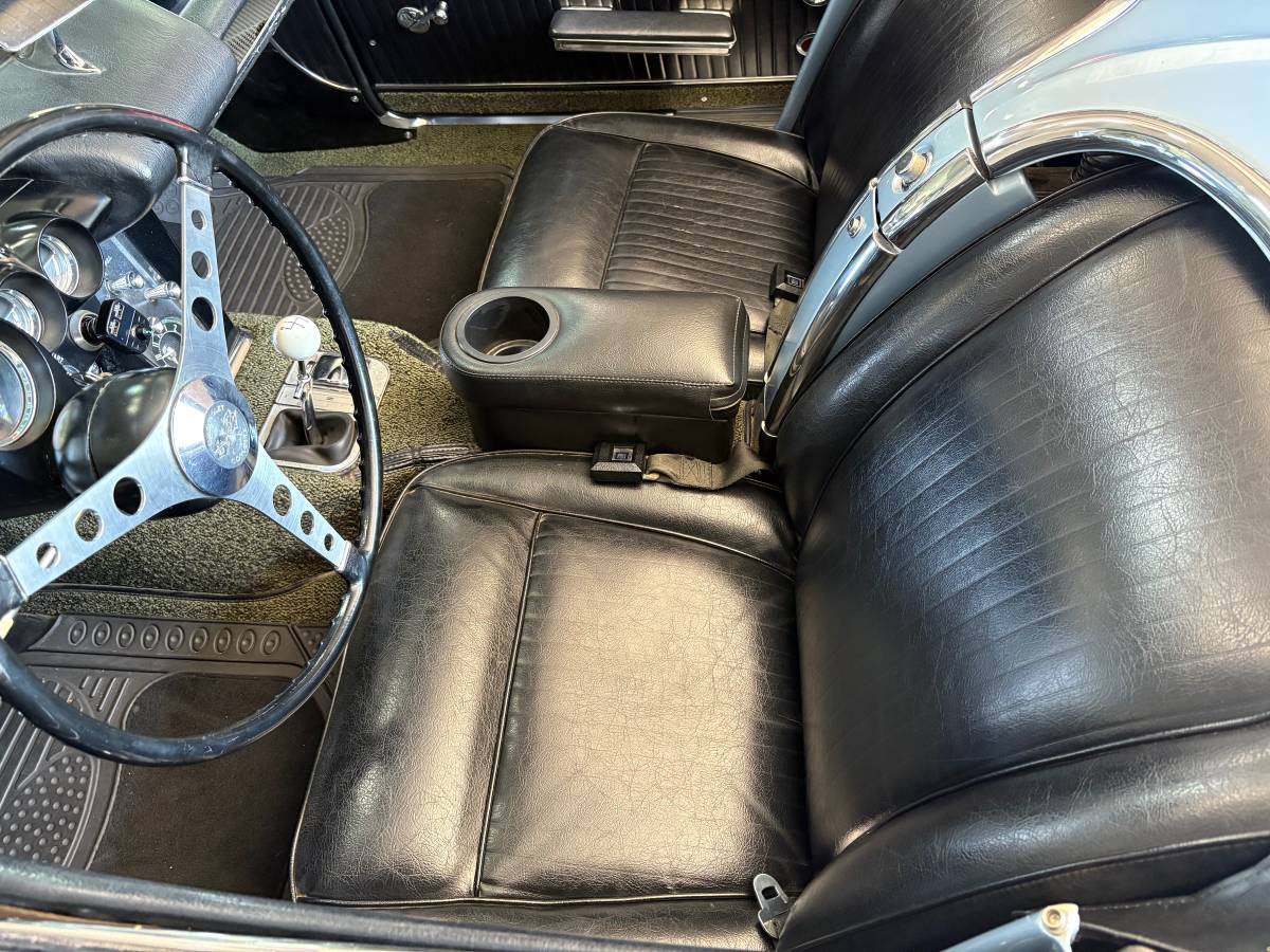 Chevrolet-corvette-1962-blue-9